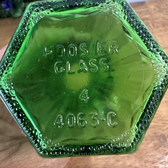 Vintage Hoosier Glass Bud Vase Green Diamond Pattern 4063-C Hexagon Base - Picture 6 of 6